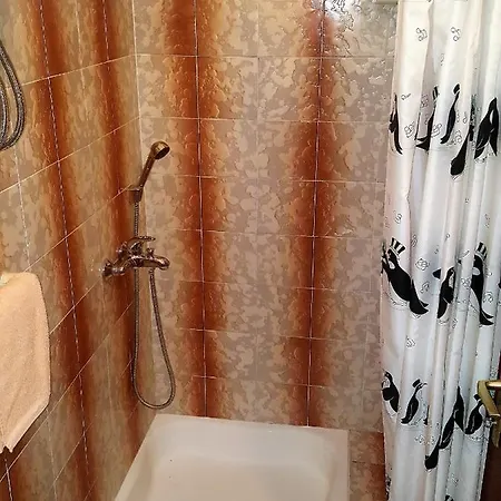 11588a Apartment *